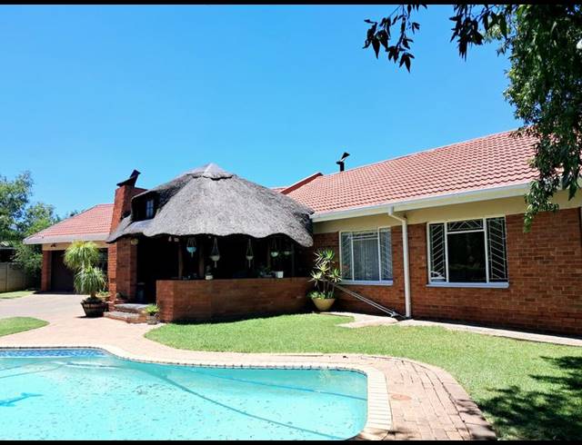 3 BEDROOM HOUSE FOR SALE IN LANGENHOVENPARK
